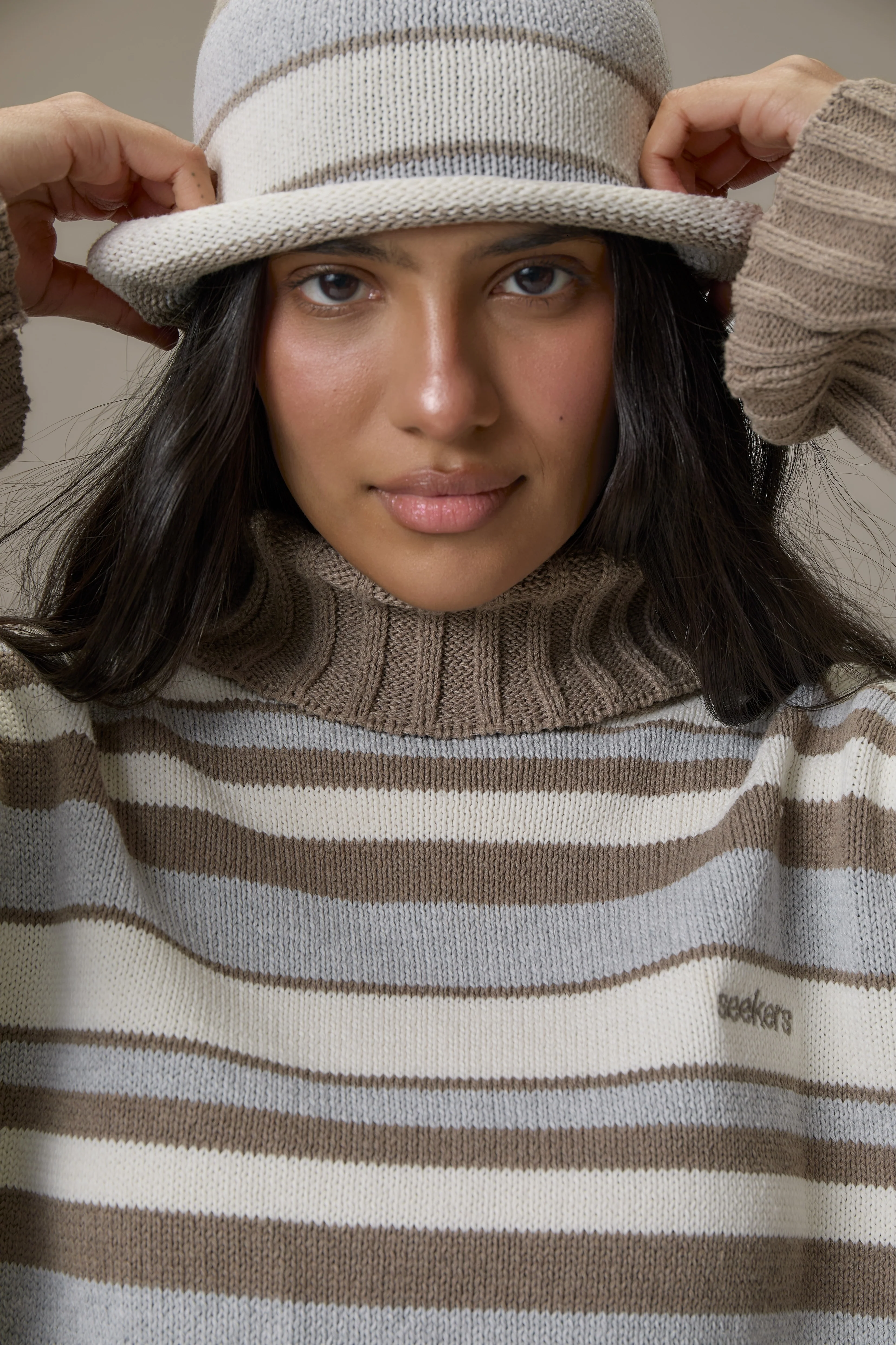 Bella Stripe Roll Hat in Grey - Image 4