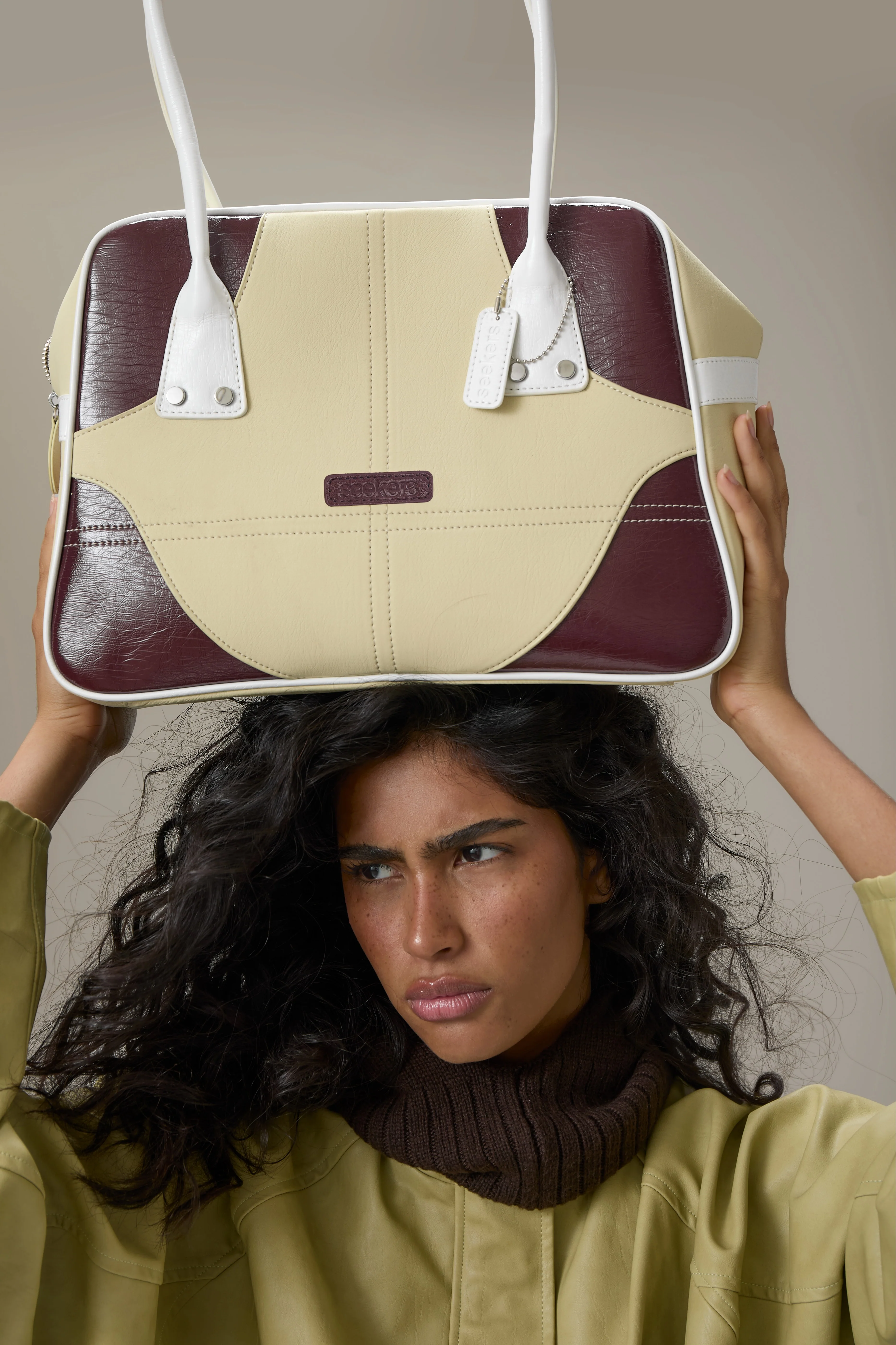Kitty Shoulder Bowling Bag in Multi Apple - Image 3
