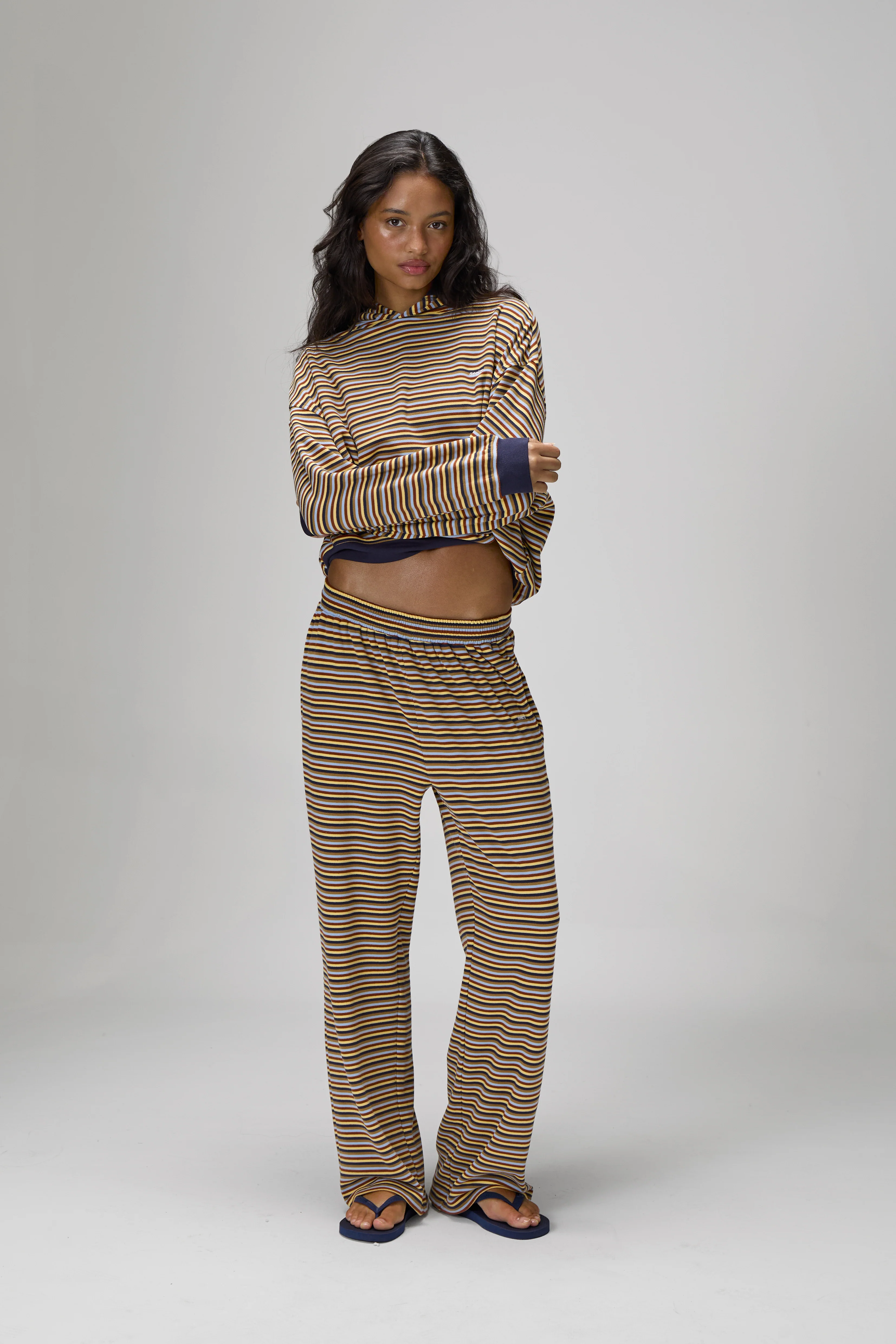 Walker Soft Wide Leg Pants in Navy - Image 4